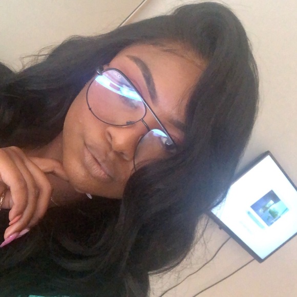 Meet your Posher, Markia - Picture 1 of 1